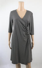 Lataa kuva Galleria-katseluun, Niccolei mustavalkoinen kietaisuyylinen mekko 38