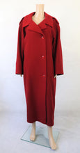 Lataa kuva Galleria-katseluun, Piretta punainen pitkä villakangastakki 40