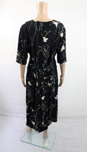 Lataa kuva Galleria-katseluun, Mustavalkoinen kuviollinen mekko D42