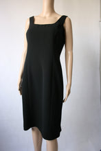 Lataa kuva Galleria-katseluun, Ril&#39;s musta mekko