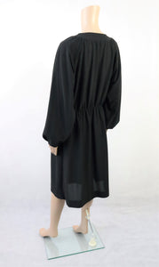 Musta puhvihihainen mekko 42