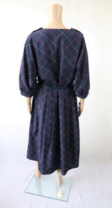 Tummansininen kuviollinen mekko 40