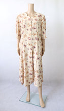 Lataa kuva Galleria-katseluun, Soili-tuote beige kukkakuvioinen kotimainen vintage mekko 42