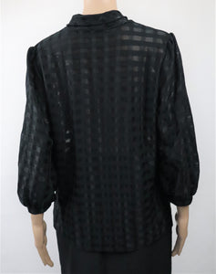 Musta puhvihihainen pusero solmittavalla kauluksella D40