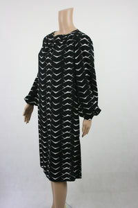 Mustavalkoinen puhvihihainen mekko 38