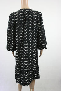 Mustavalkoinen puhvihihainen mekko 38