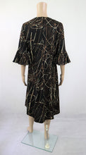 Lataa kuva Galleria-katseluun, Ruskea kuviollinen frillahihainen mekko D38