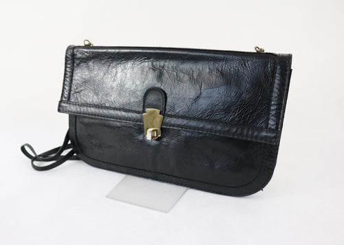 Three Bags musta iso clutch-laukku