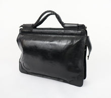 Lataa kuva Galleria-katseluun, Three Bags musta vintage salkku