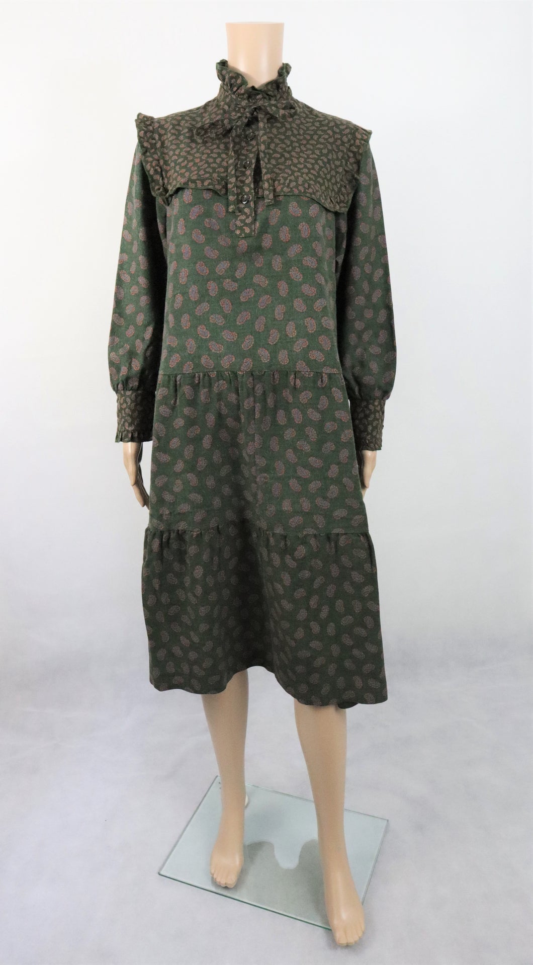 Toplady by Tiklas tummanvihreä paisley-kuvioinen mekko C38