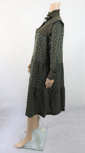 Tummanvihreä paisley-kuvioinen röyhelökauluksinen mekko C38