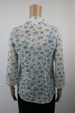 Lataa kuva Galleria-katseluun, Sinivalkoinen kukkakuvioinen paitapusero 34